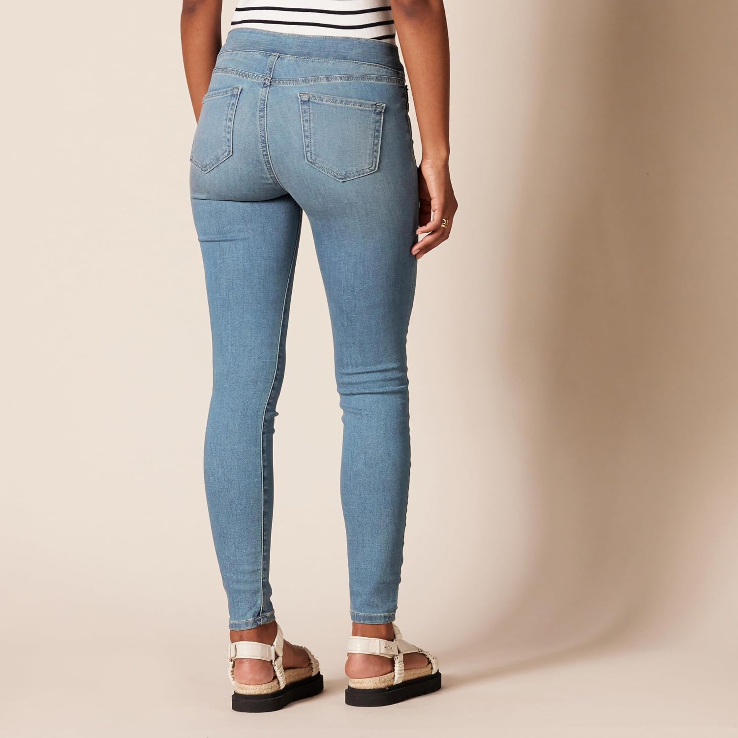 Mid-Rise Skinny Jeans With Pockets - Image 2